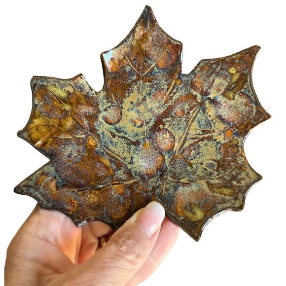 Pottery Maple Leaf Signed 2016 Trinket Dish Jewelry Dish Soap Dish - Picture 1 of 4